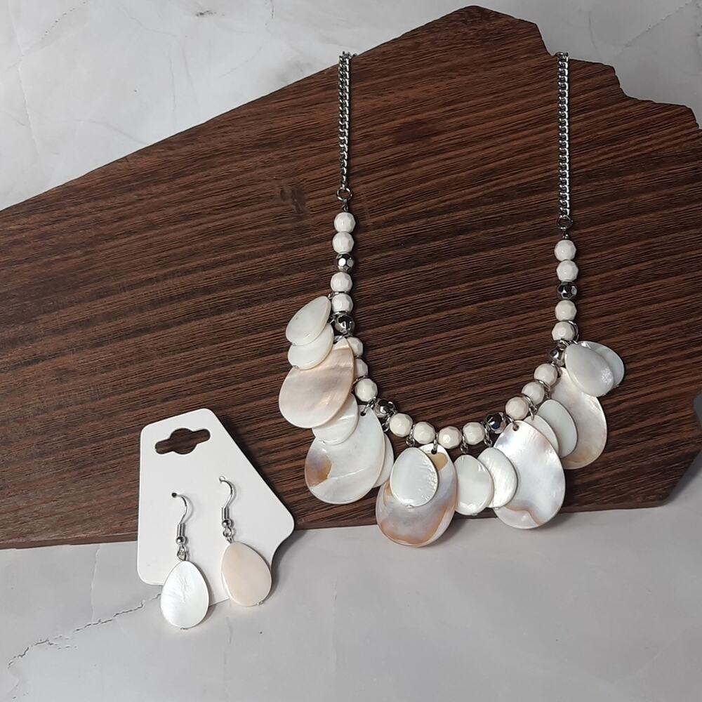 Beaded Teardrop Shell Necklace Set